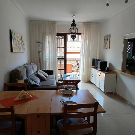 Yellow Mountain In Paradise Apartment *